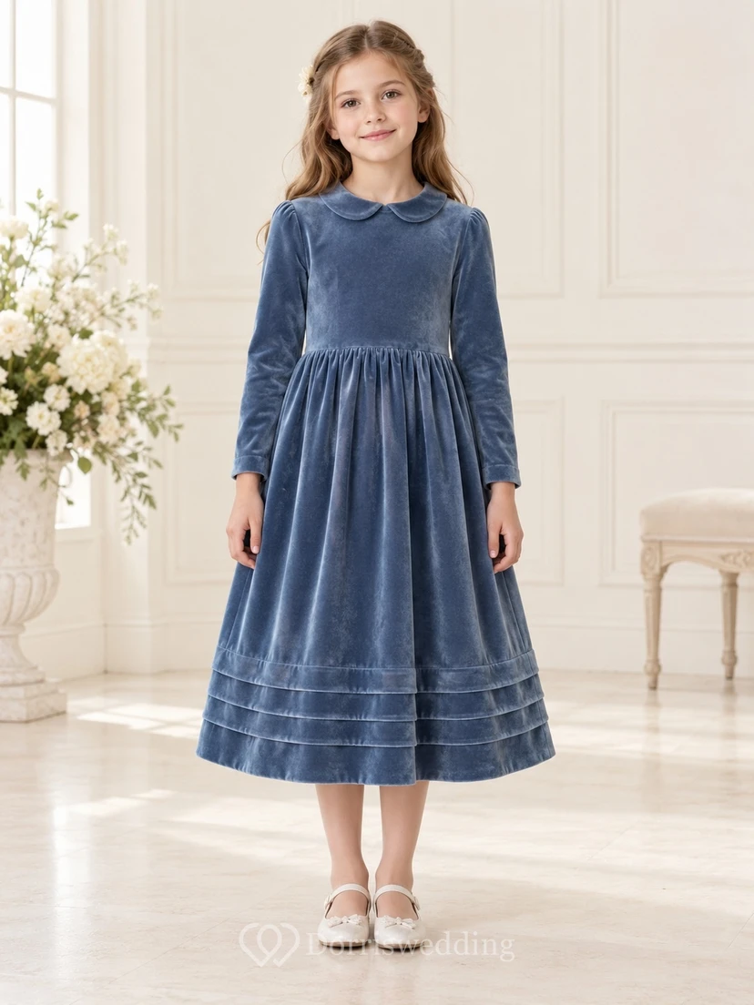 Schlichtes, langärmeliges, stahlblaues, teelanges Blumenmädchenkleid mit abgerundetem Kragen und komplett gerafftem Saum