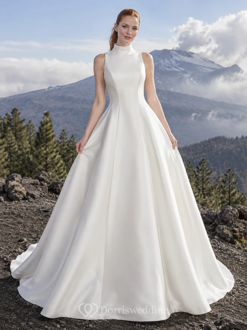 Vestido de novia sencillo de corte A, cuello alto, sin mangas, de satén con cola.