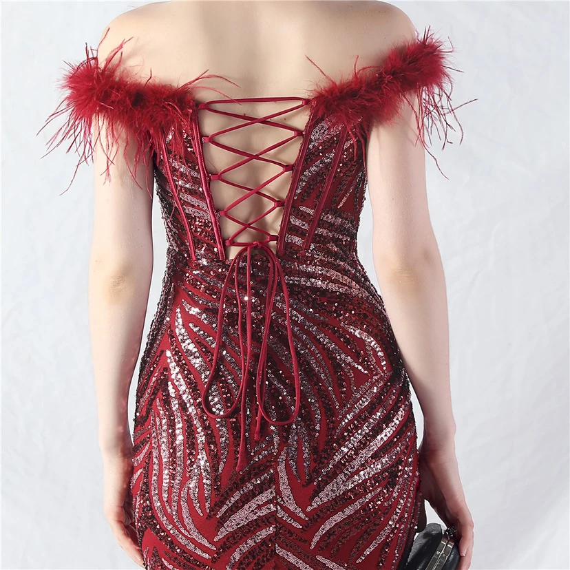 Robe de soirée haut de gamme à sequins, ornée d'un gilet à taille en arêtes de poisson et de plumes d'autruche. view 36