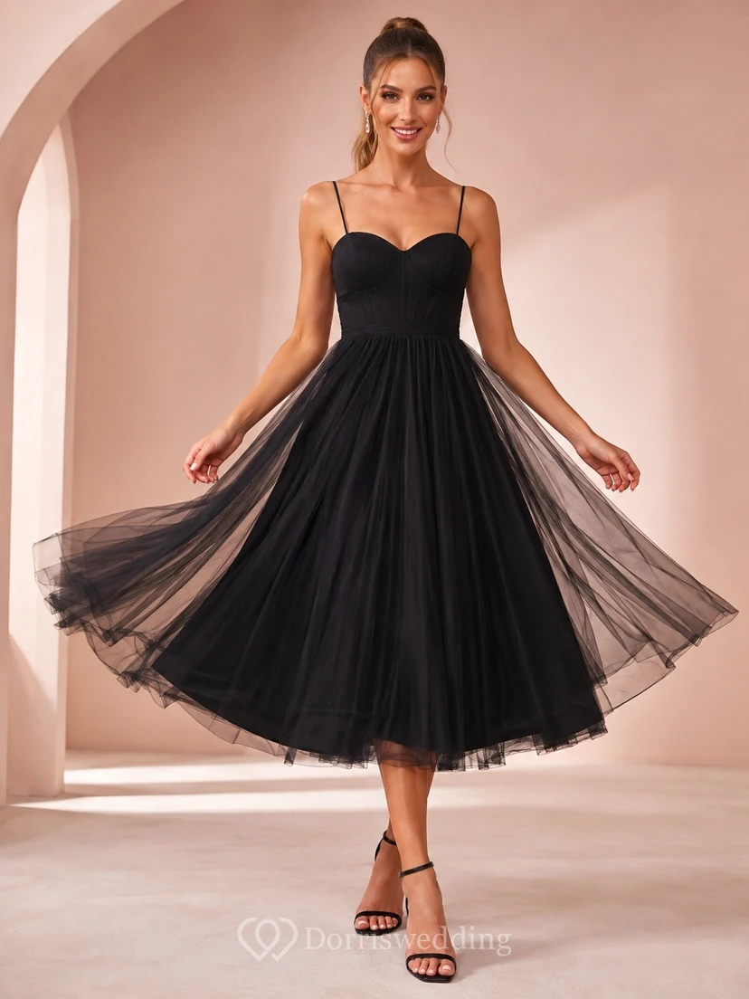Robe de cocktail midi noire bustier en tulle à décolleté cœur