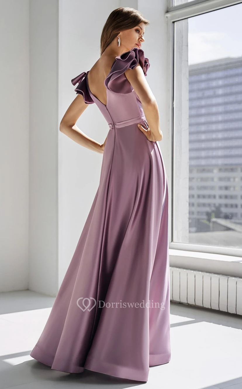 Vestido formal romántico de satén con escote en V, corte en A y largo hasta el suelo con fruncido. view 2