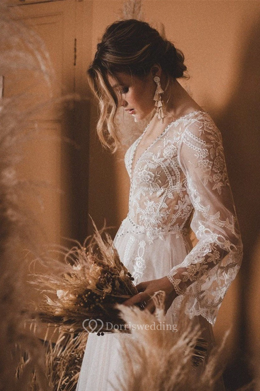 Robe de mariée bohème en dentelle crème view 4