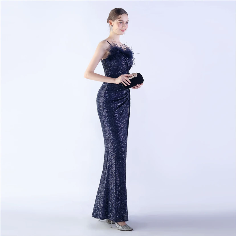 Vestido de noche de alta gama para bodas, con flores y detalles de plumas de avestruz. view 58
