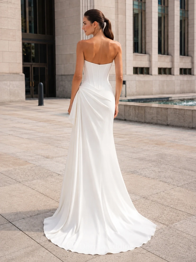 Vestido de novia blanco sencillo, elegante, con escote halter y corte en A, drapeado. view 2