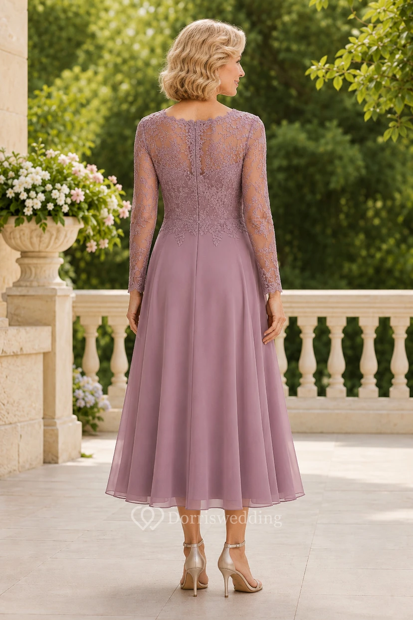 Robe de mère mi-longue à corsage en dentelle rose poudré et manches longues view 2