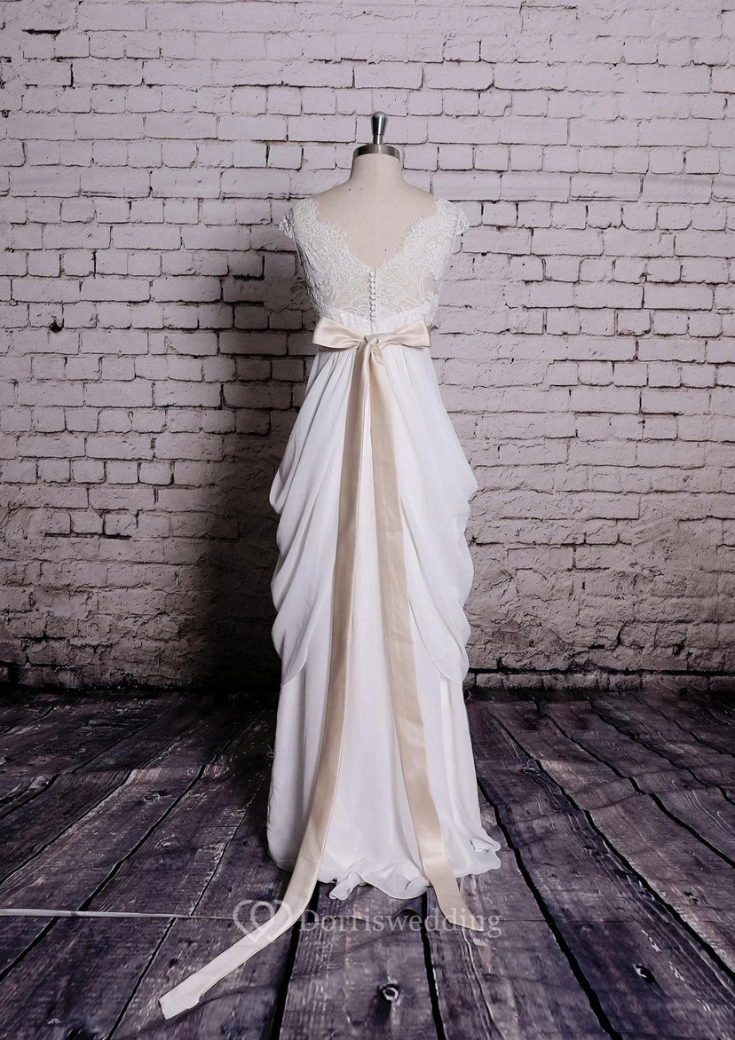 Langes Chiffonkleid in A-Linie mit kurzen Ärmeln, V-Ausschnitt und Satinband view 2