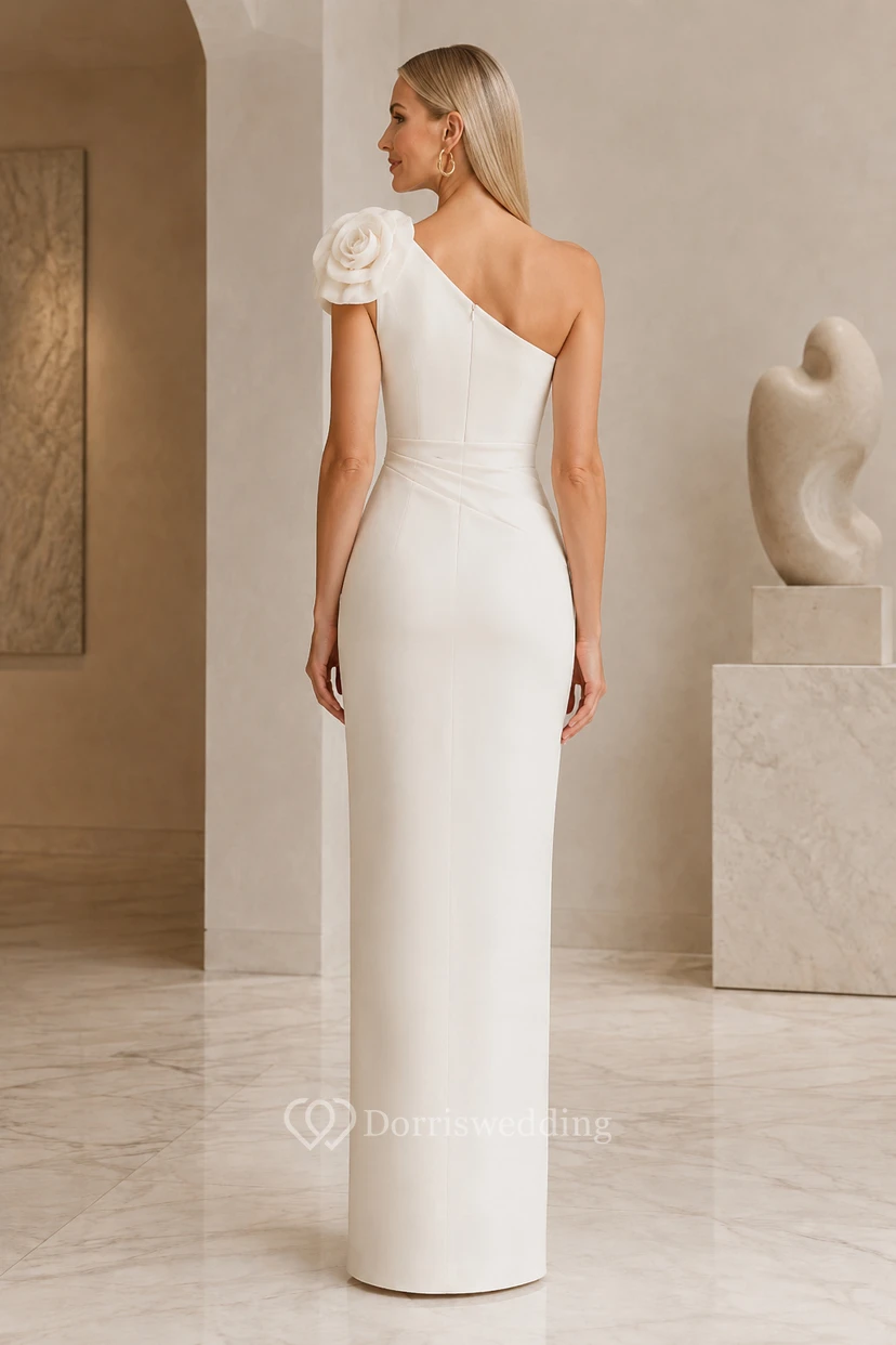 Abendkleid aus weißem Satin, Etuikleid, One-Shoulder, kurze Ärmel, bodenlang view 2