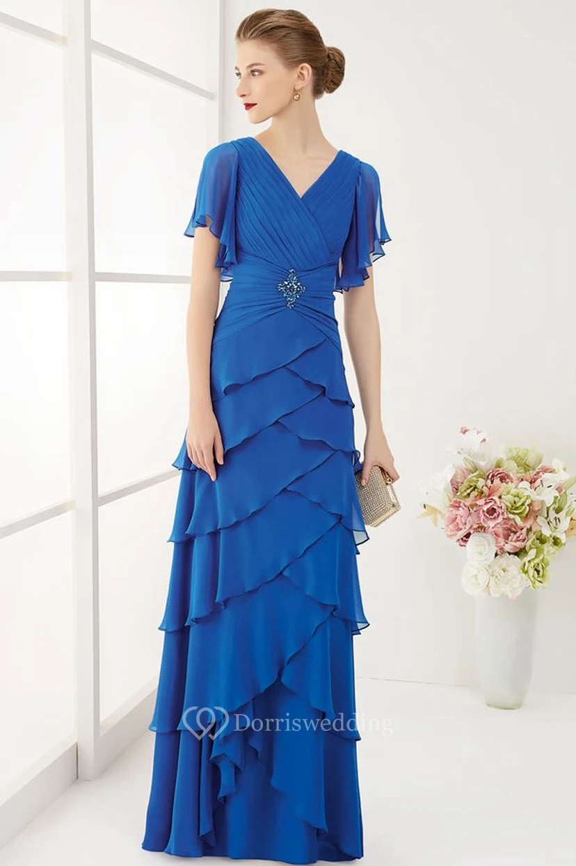 Langes, mehrlagiges Chiffon-Abendkleid mit V-Ausschnitt am Rücken und kurzen Rüschenärmeln