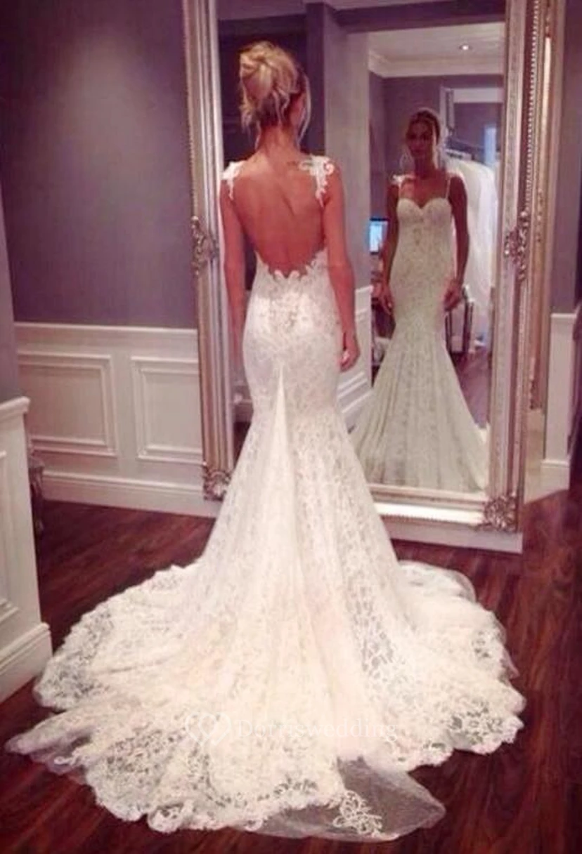 Vestido de novia elegante y sexy de encaje estilo sirena con cola de corte y tirantes finos. view 2