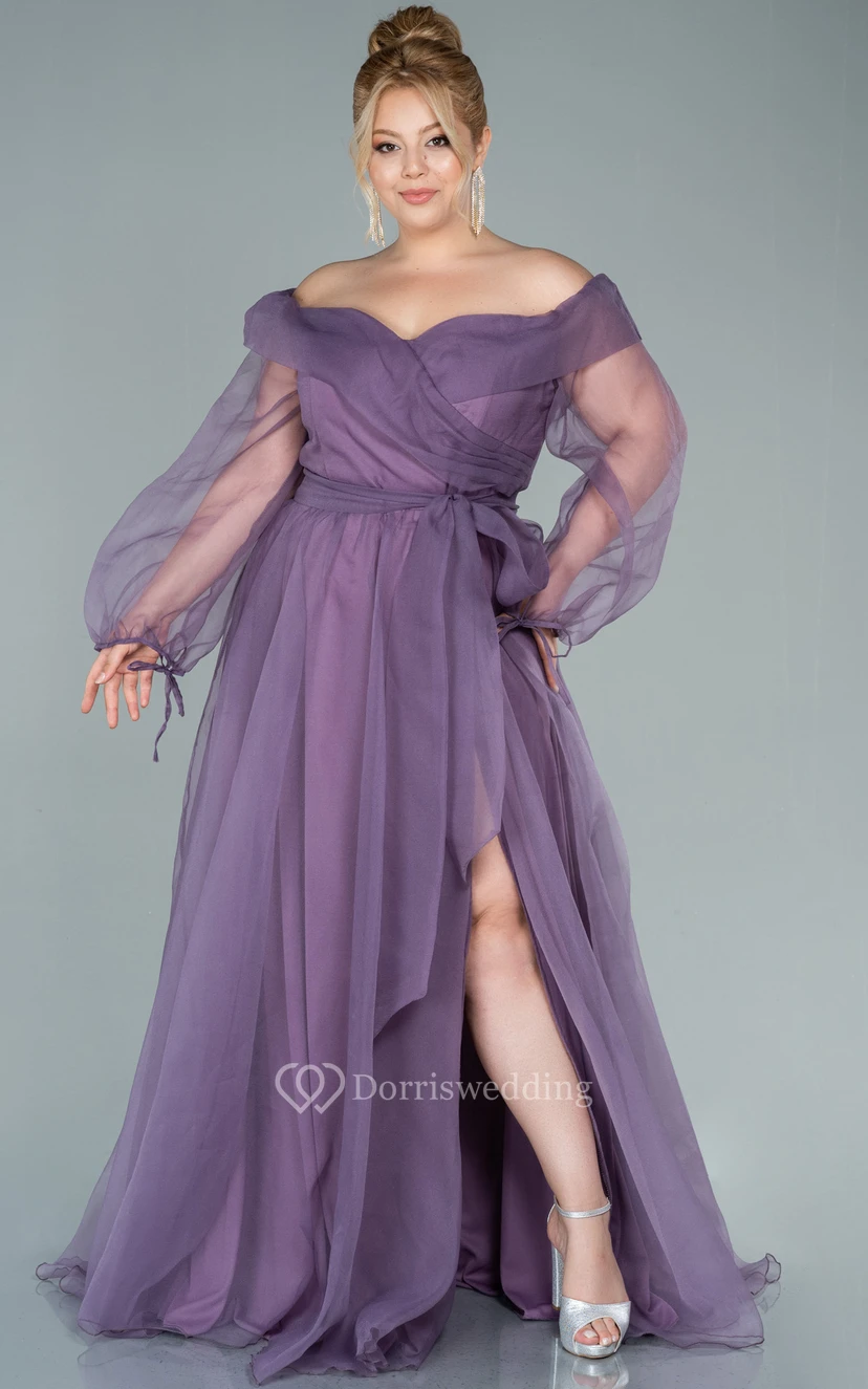 Vestido de noche de talla grande con escote Bardot, mangas largas, abertura frontal y corte imperio. view 13