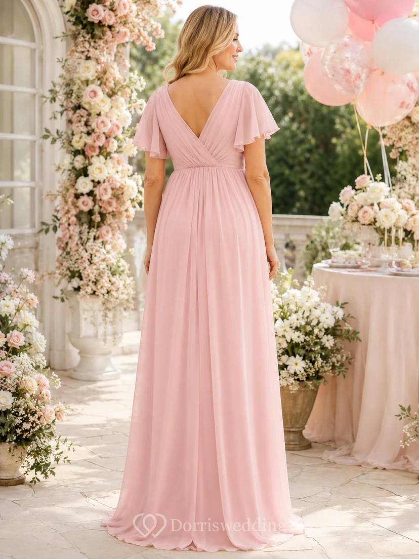 Vestido de jardín largo de gasa de corte imperio con escote en V y mangas con volantes en color rosa rubor para embarazadas. view 2