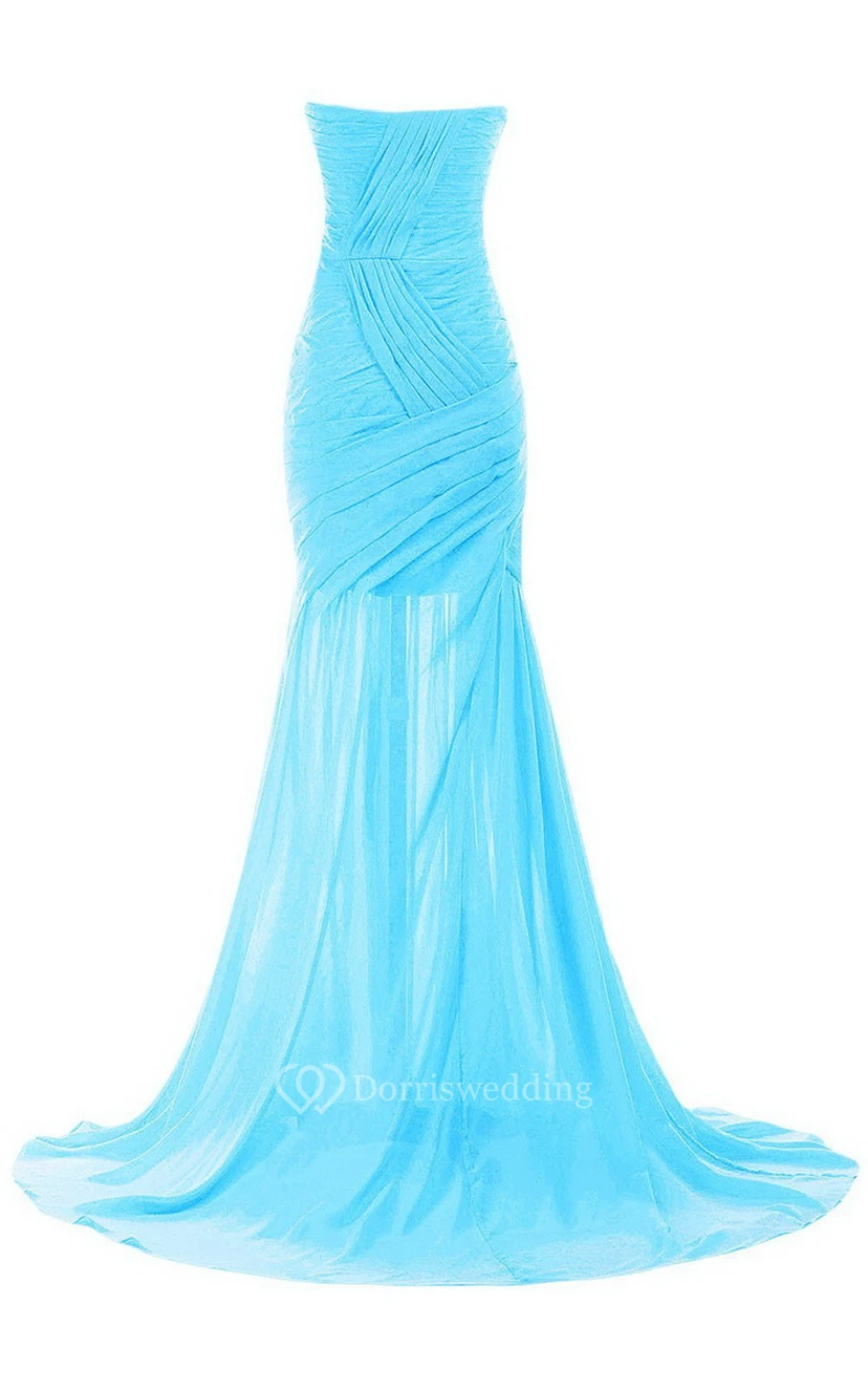Vestido de novia con escote corazón, cola larga, fruncido y abalorios. view 23