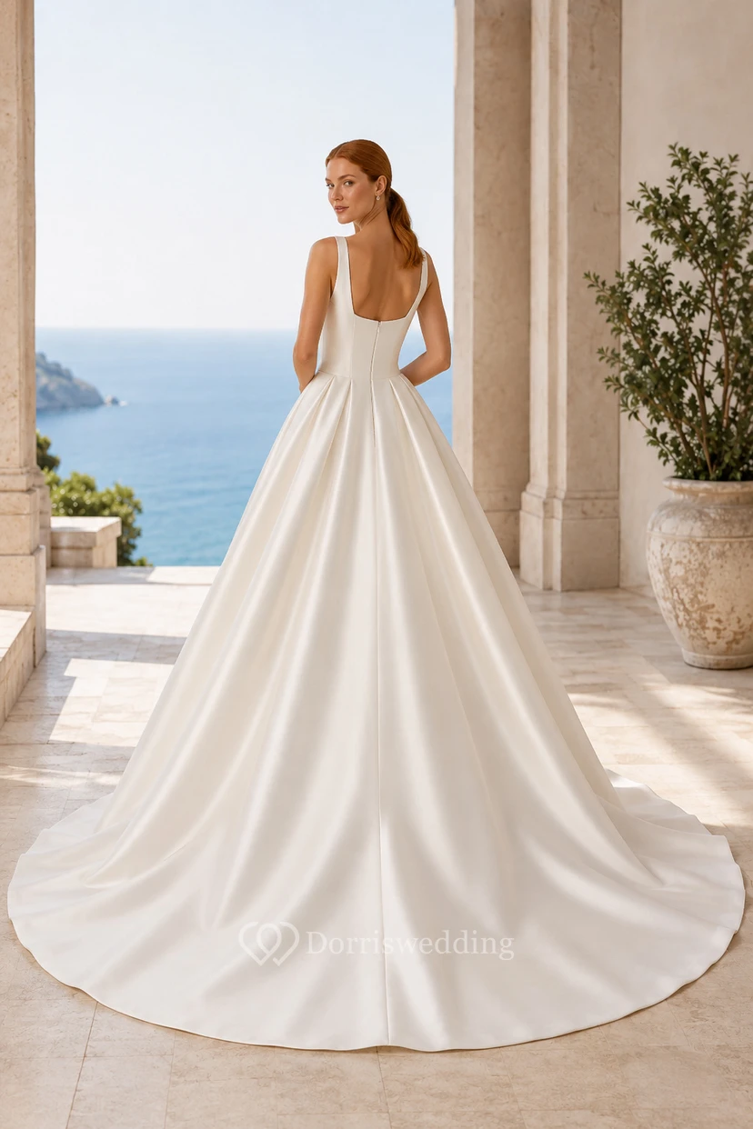 Vestido de novia de satén de corte princesa con escote cuadrado y cola larga. view 2
