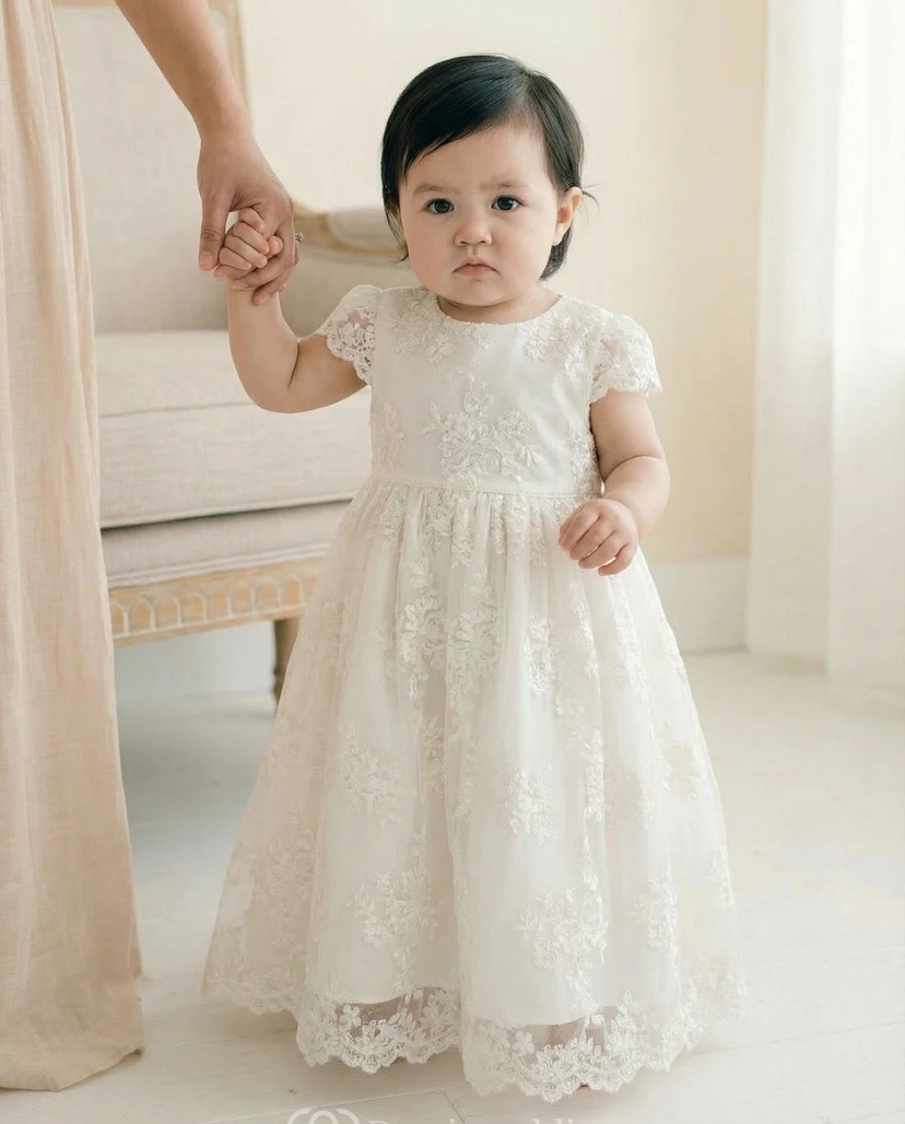 Vestido de bautizo blanco de encaje para niña, vestido de tul bordado de manga corta.