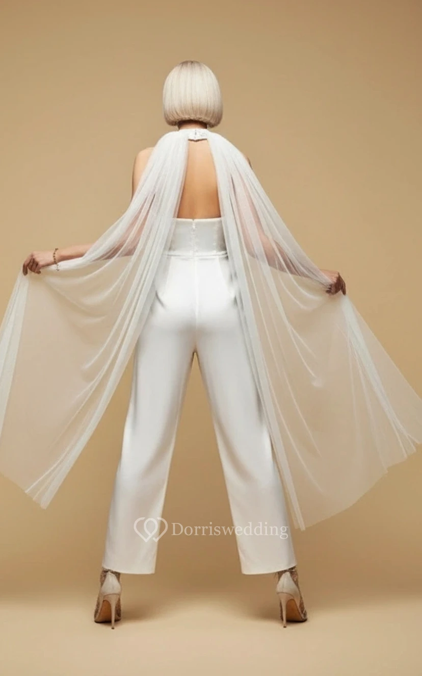 Mono de boda de cuello alto, sin mangas, sin espalda y de pierna ancha. view 2
