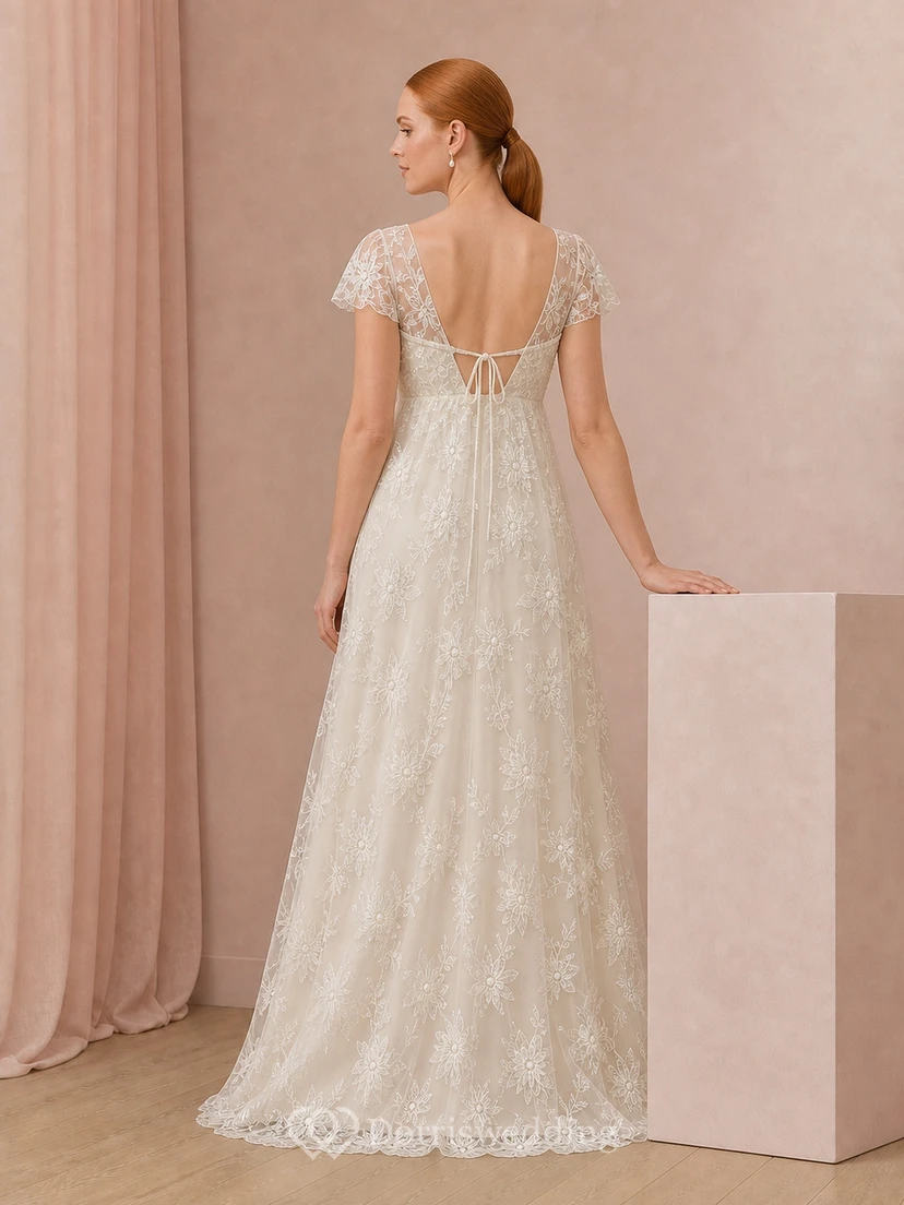Vestido de novia romántico de encaje con escote cuadrado y mangas cortas estilo imperio view 2