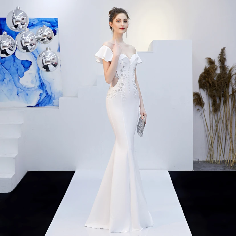 Robe de mariée longue rouge asymétrique à une épaule, coupe sirène, idéale pour un banquet ou une soirée de mariage. view 6
