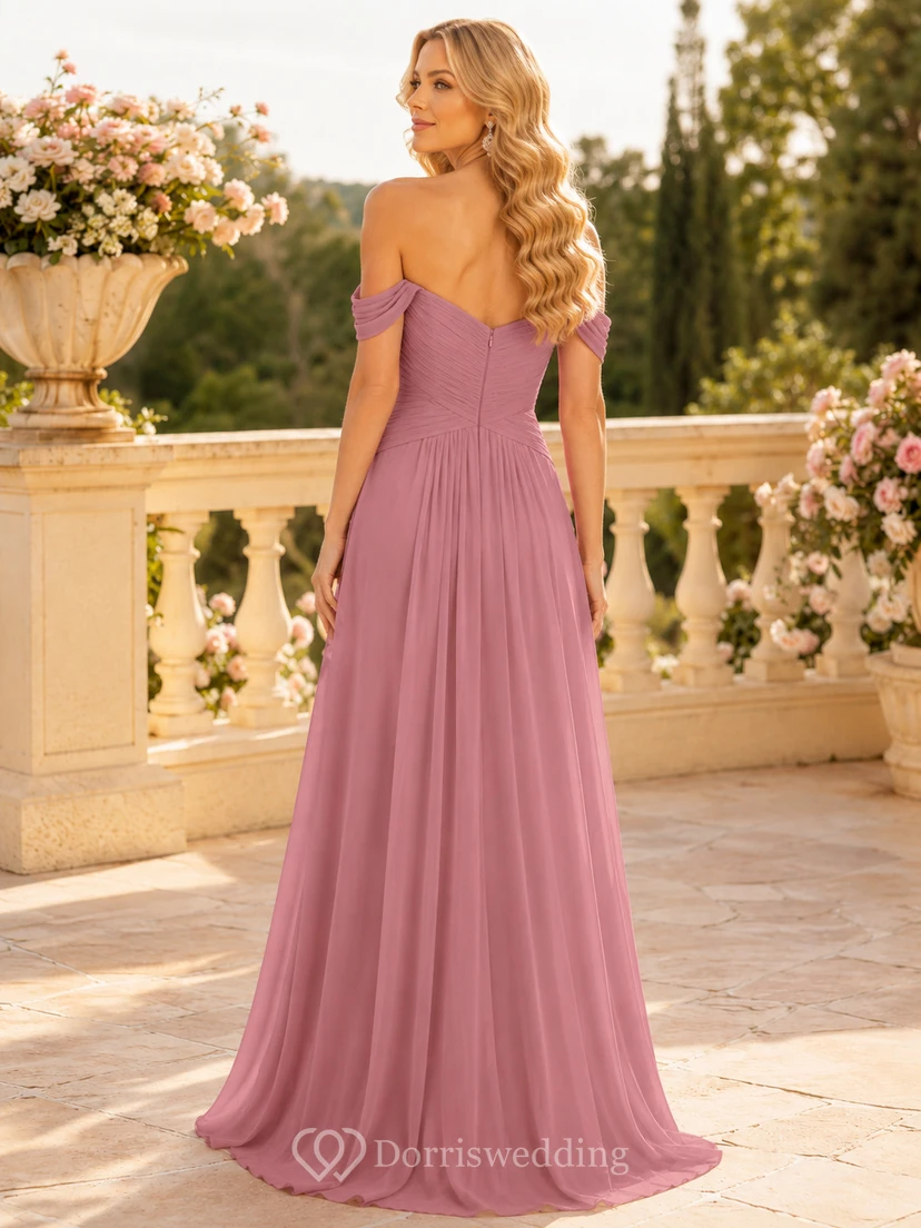 Vestido formal de gasa color rosa empolvado con escote corazón y corte en A view 2