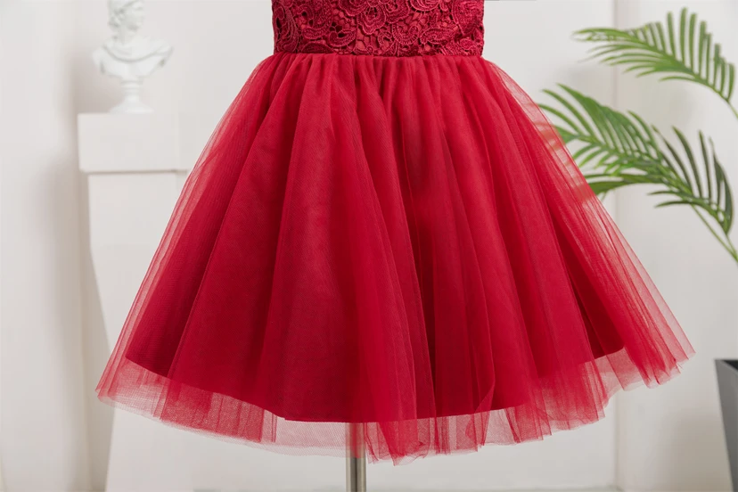 Vestido corto de damita de honor de tul y encaje rojo estilo imperio con corte en A view 8