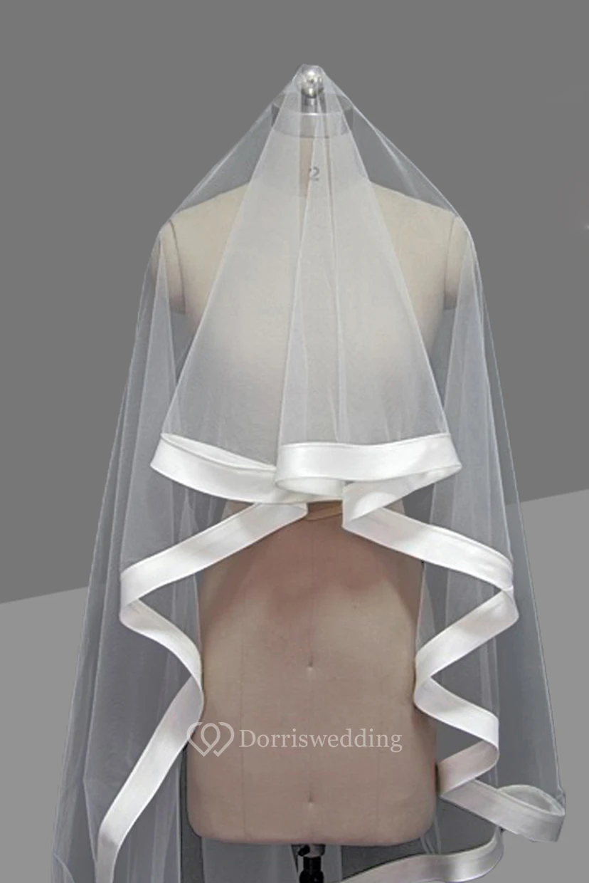 Simple Short Fingertip Tulle Wedding Veil with Satin Edge