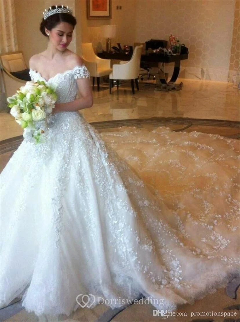 Elegant Off-shoulder Tulle Wedding Dress Ball Gown With Lace Appliques