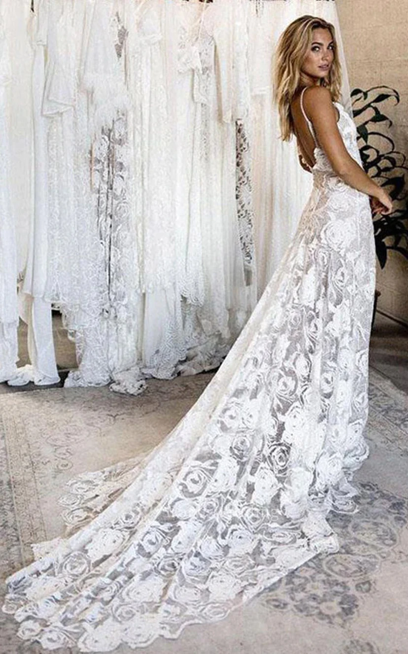 Robe de mariée décontractée à bretelles spaghetti et dos nu en dentelle florale décolletée en V