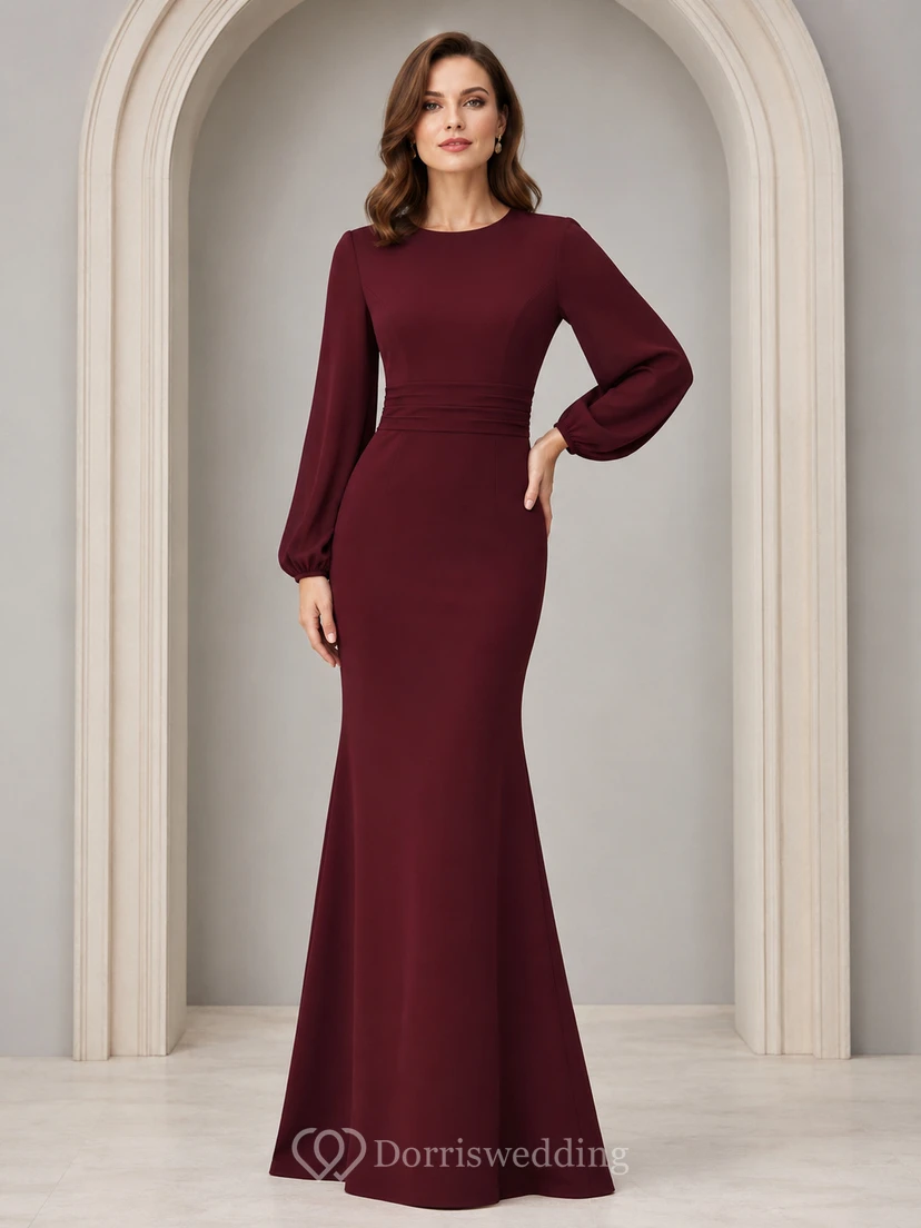 Bordeauxrotes, bodenlanges, elegantes Chiffonkleid mit Meerjungfrauen-Schmuck und langen Ärmeln