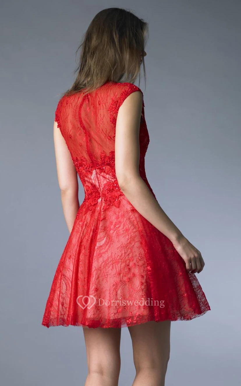 Kurzes Minikleid in A-Linien-Optik mit hohem Kragen und kurzen Ärmeln, Spitze und Illusionseffekt view 4