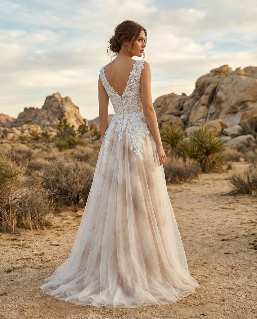 Vestido de novia de corte A con fluidez en tul color champán view 2