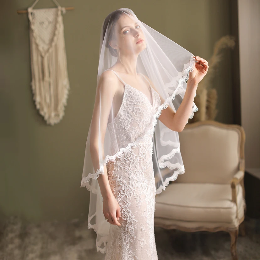 Simple Style Bridal Veil with Lace Trim view 2