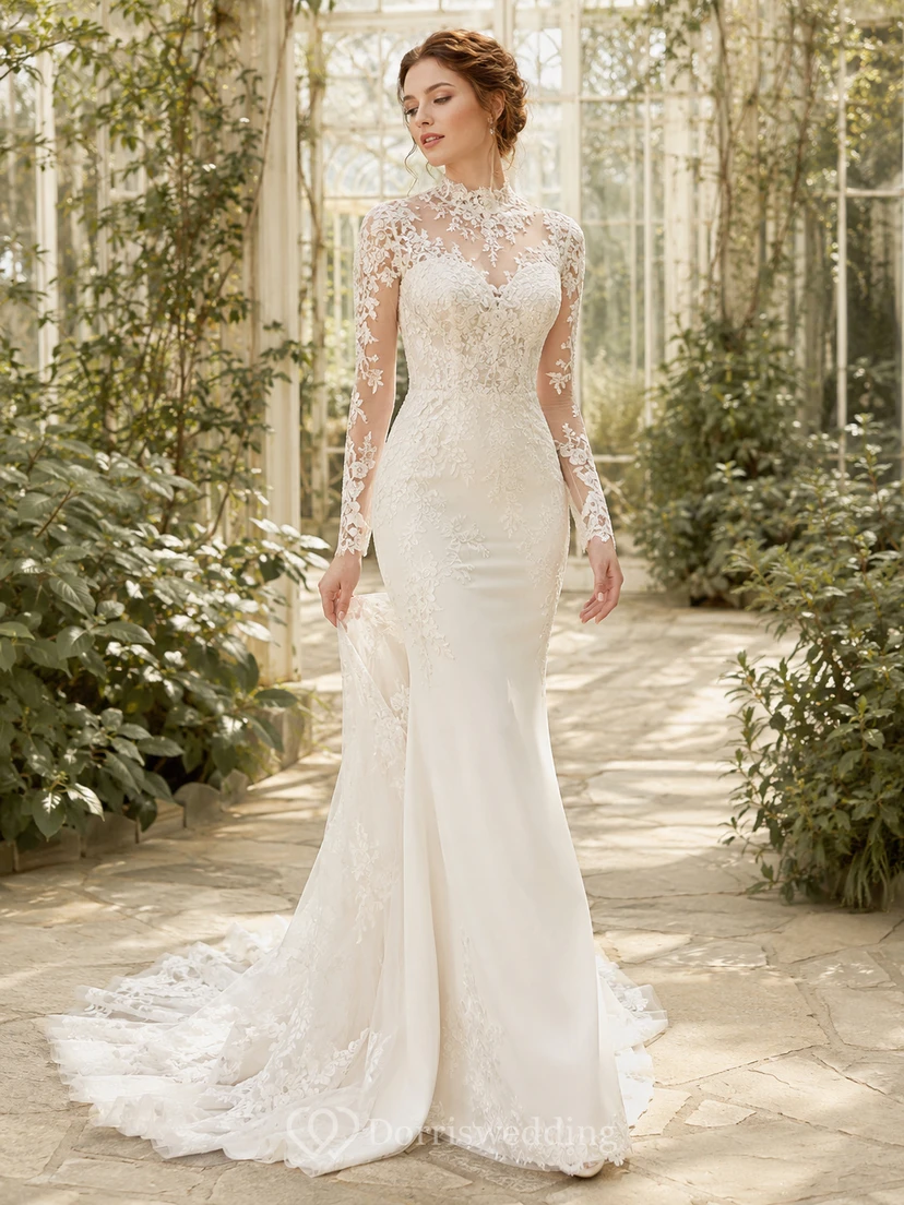 Robe de mariée sirène en dentelle florale à col montant et manches longues, avec traîne courte et élégante.