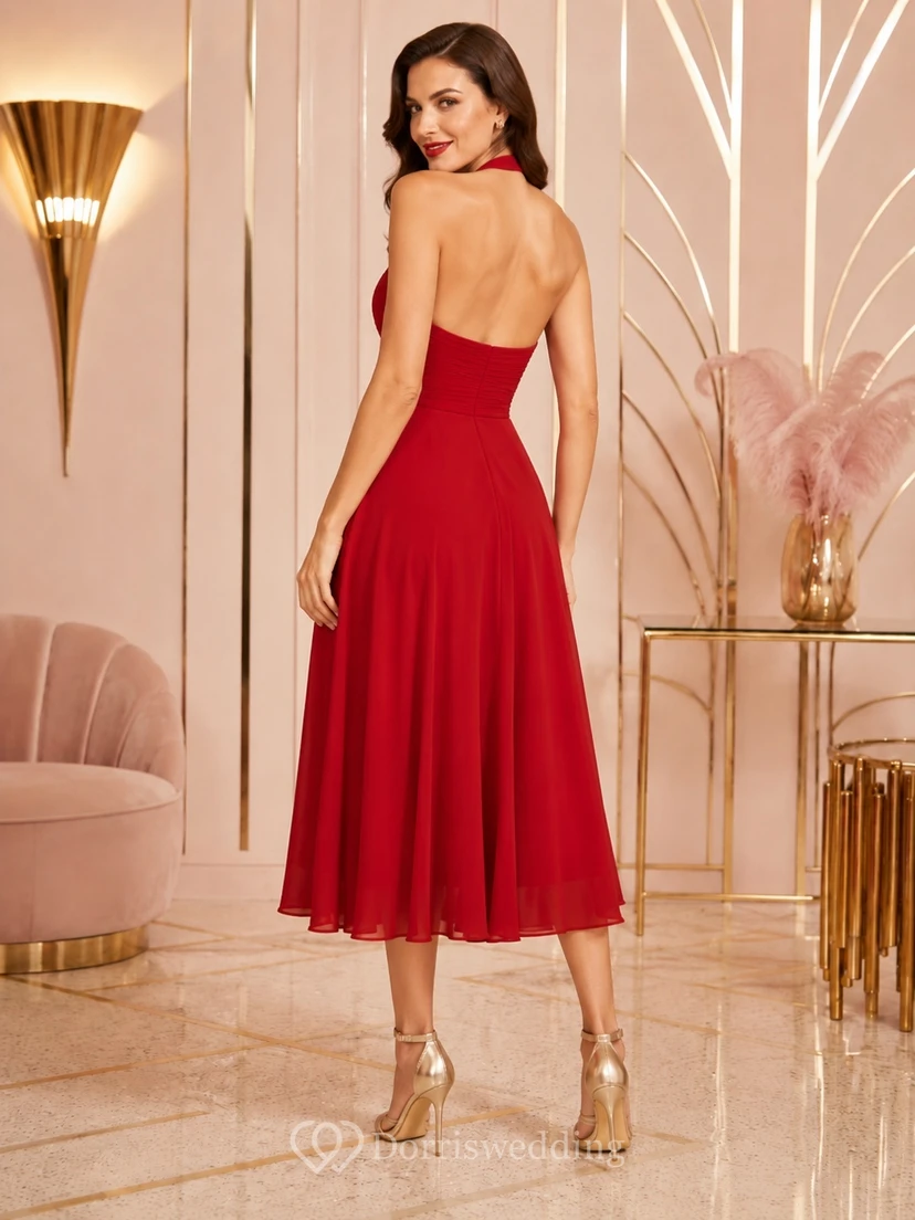 Romantisches, rotes Chiffon-Abendkleid mit Neckholder und Falten, wadenlang. view 2