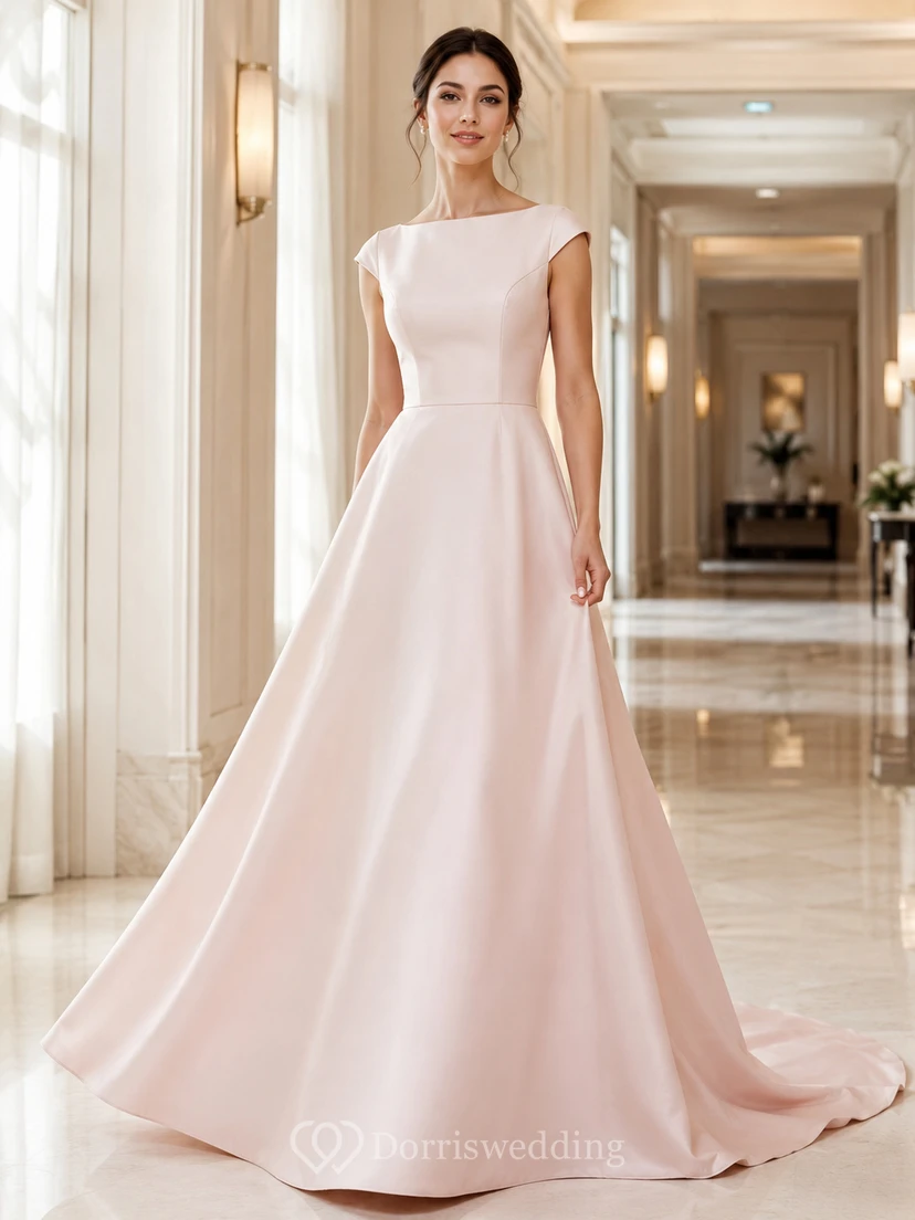 Robe de mariée en satin rose poudré à manches bateau et traîne courte, coupe trapèze, couleur A.