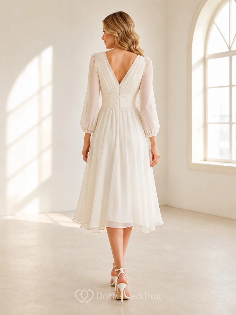 Robe de mariée romantique en mousseline, coupe trapèze, longueur thé, col en V, manches longues, style A-line, style Airy Renewal view 2