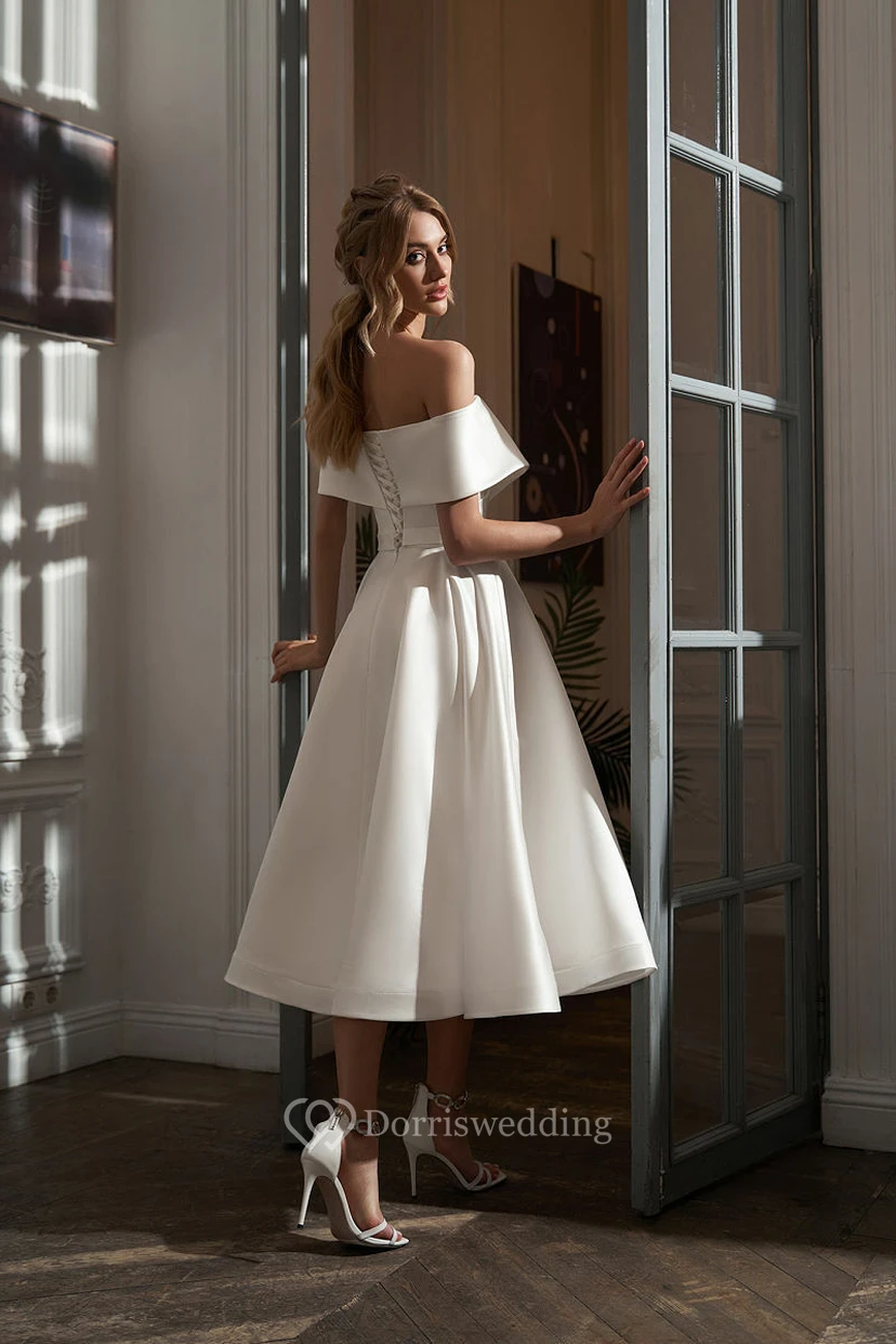 Elegantes schulterfreies Empire-A-Linien-Brautkleid aus Satin in Teelänge view 5