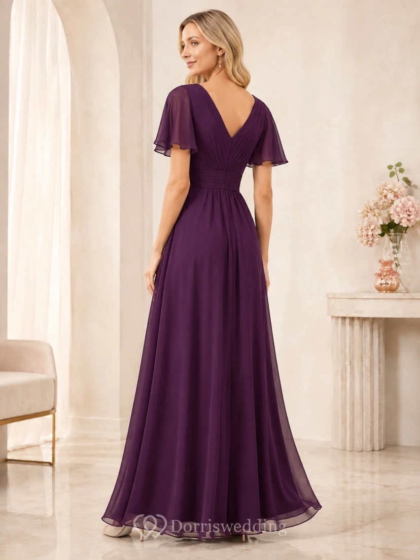 Pflaumenfarbenes, bodenlanges Chiffon-Abendkleid mit V-Ausschnitt, kurzen Ärmeln und A-Linien-Schnitt, flatterndem Saum view 2