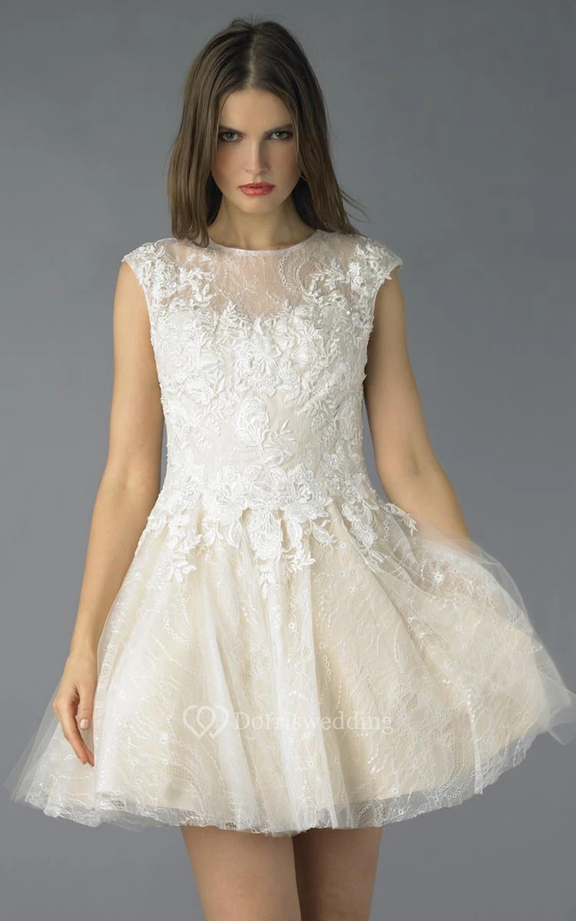 Kurzes Minikleid in A-Linien-Optik mit hohem Kragen und kurzen Ärmeln, Spitze und Illusionseffekt view 9