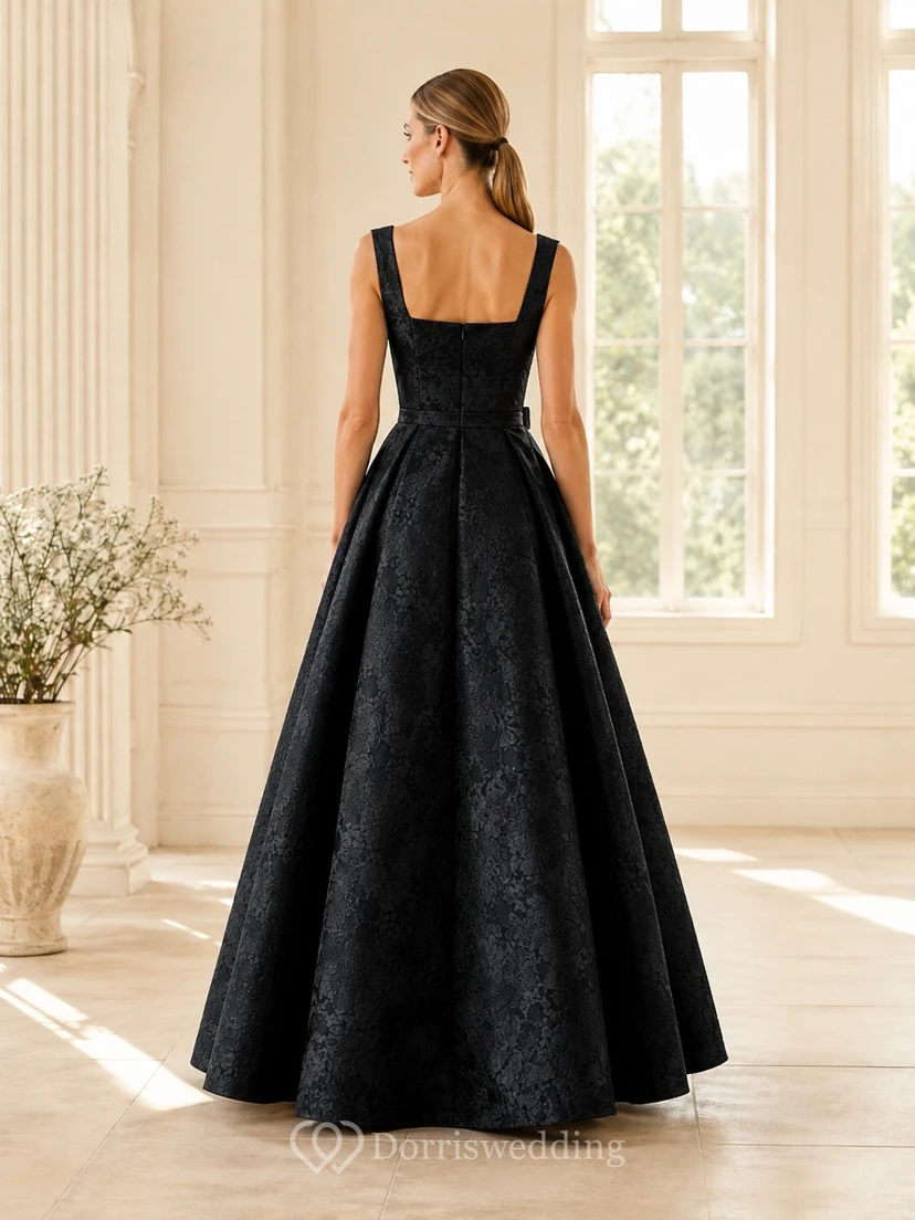 Vestido de gala negro de jacquard con escote cuadrado y tirantes, sin mangas view 2