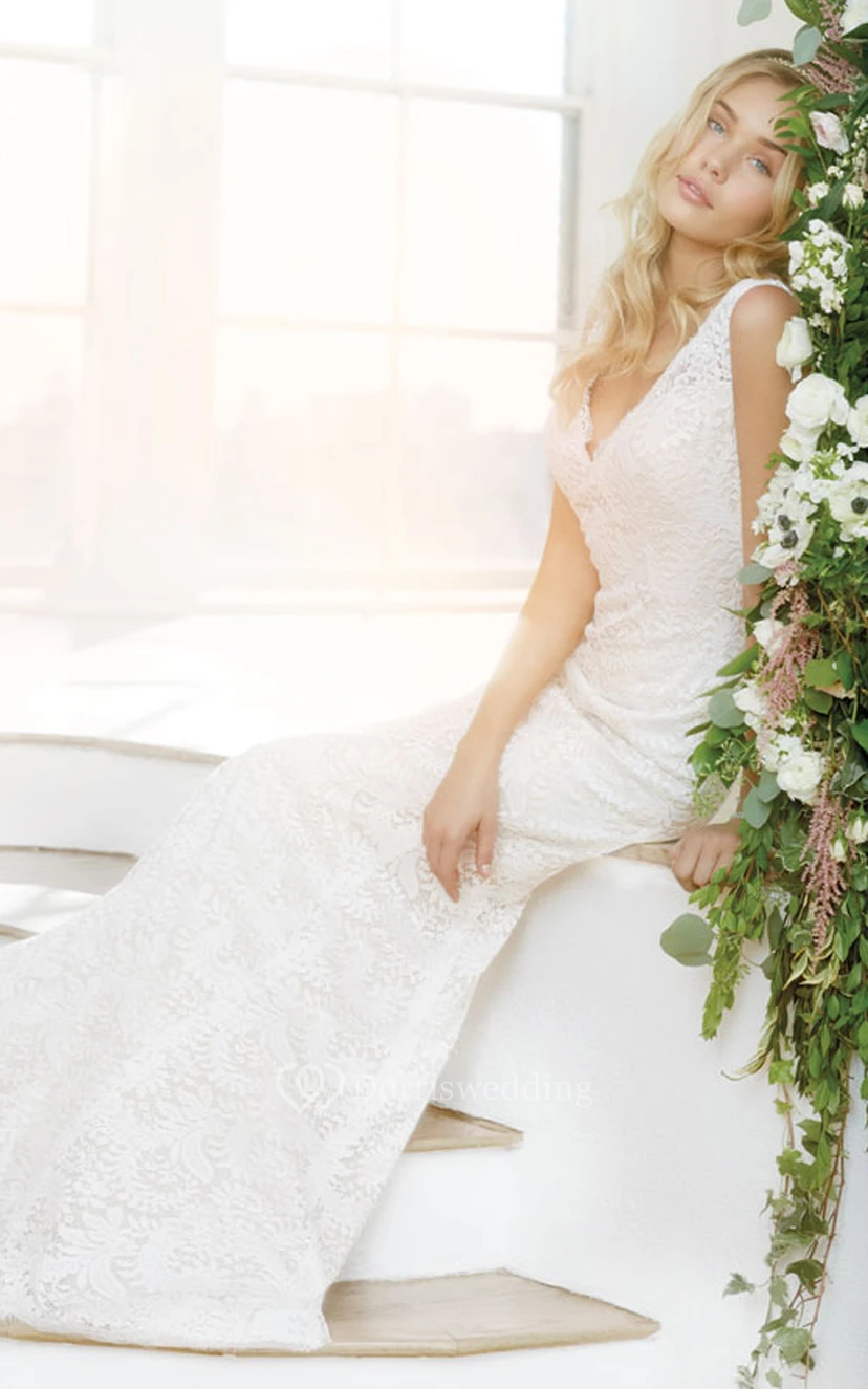 Klassisches ärmelloses, bodenlanges Spitzenkleid mit V-Ausschnitt view 2