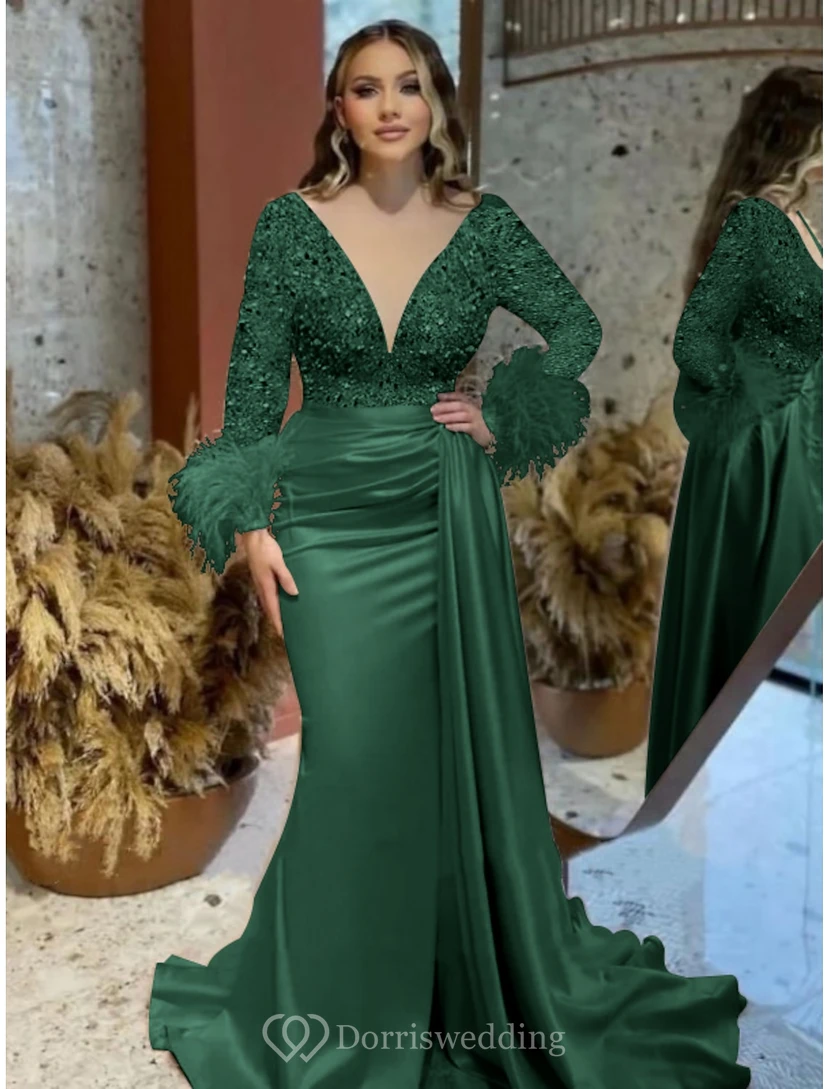 Vestido de noche de fiesta estilo sirena con escote en V y mangas largas, color champán, adornado con cuentas. view 4
