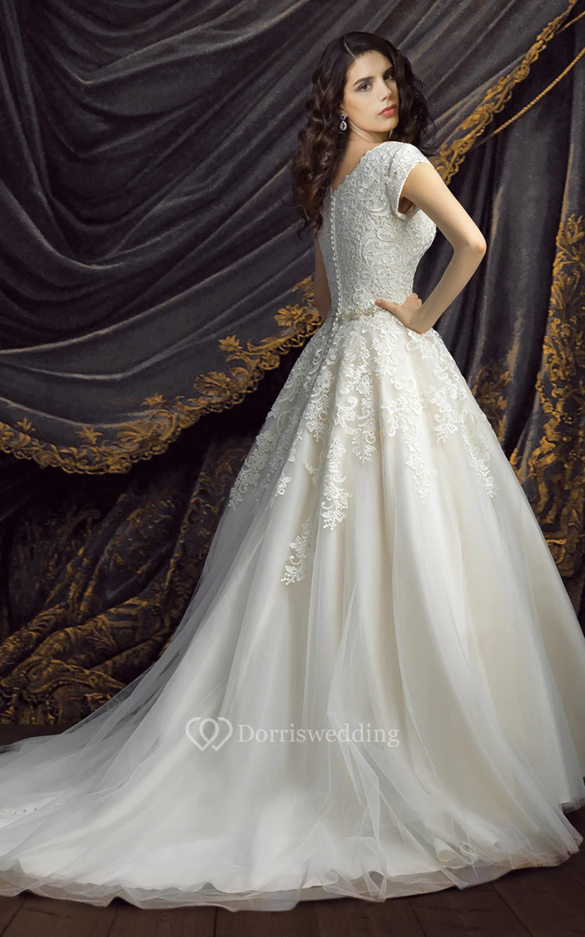 Robe de mariée princesse en dentelle et tulle avec ceinture scintillante et appliques view 2