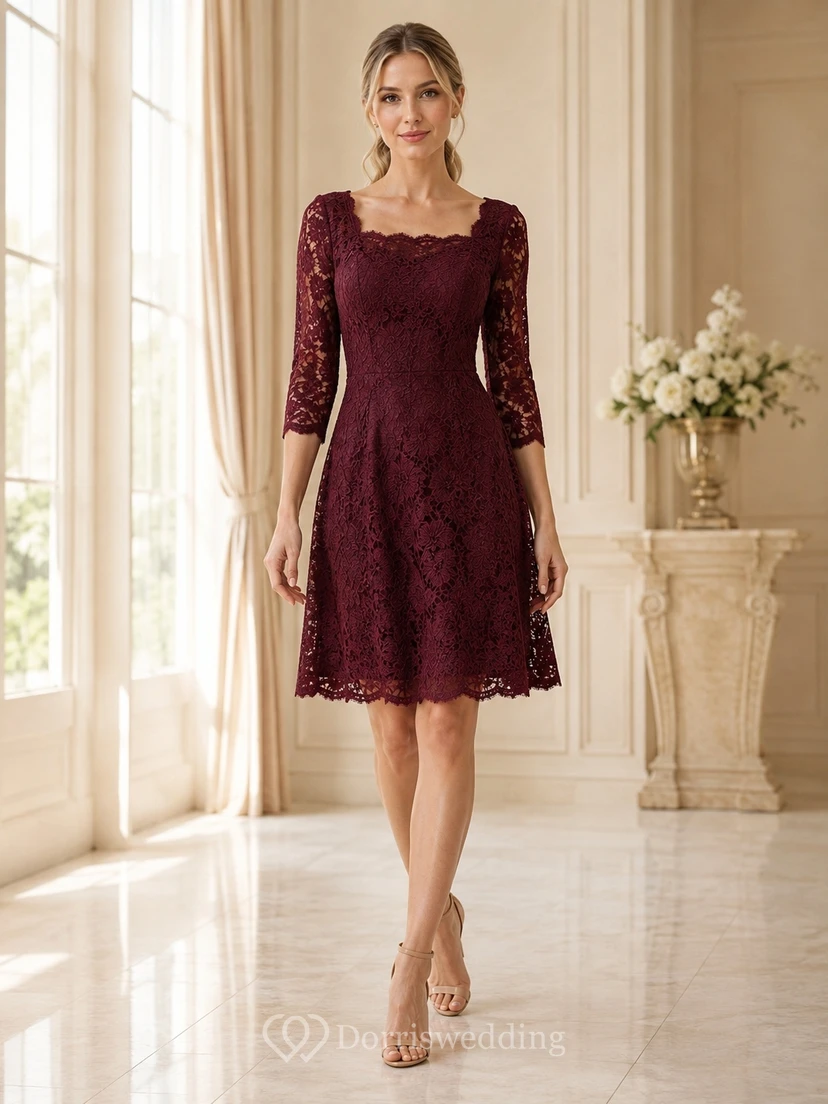 Burgunderfarbenes, knielanges Etuikleid aus Spitze mit eckigem Ausschnitt, Dreiviertelärmeln und Spitze – ideal als Gastkleid für den Homecoming-Ball.