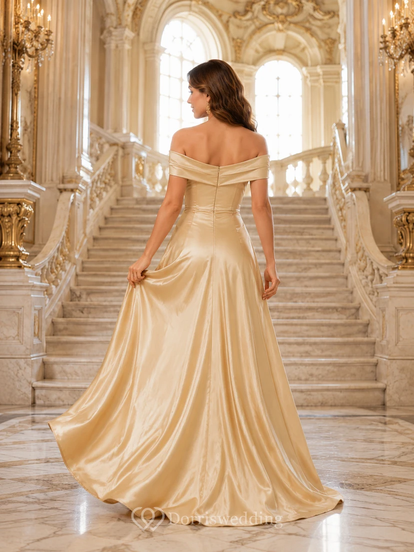Robe de bal de palais en satin doré drapé à épaules dénudées view 2