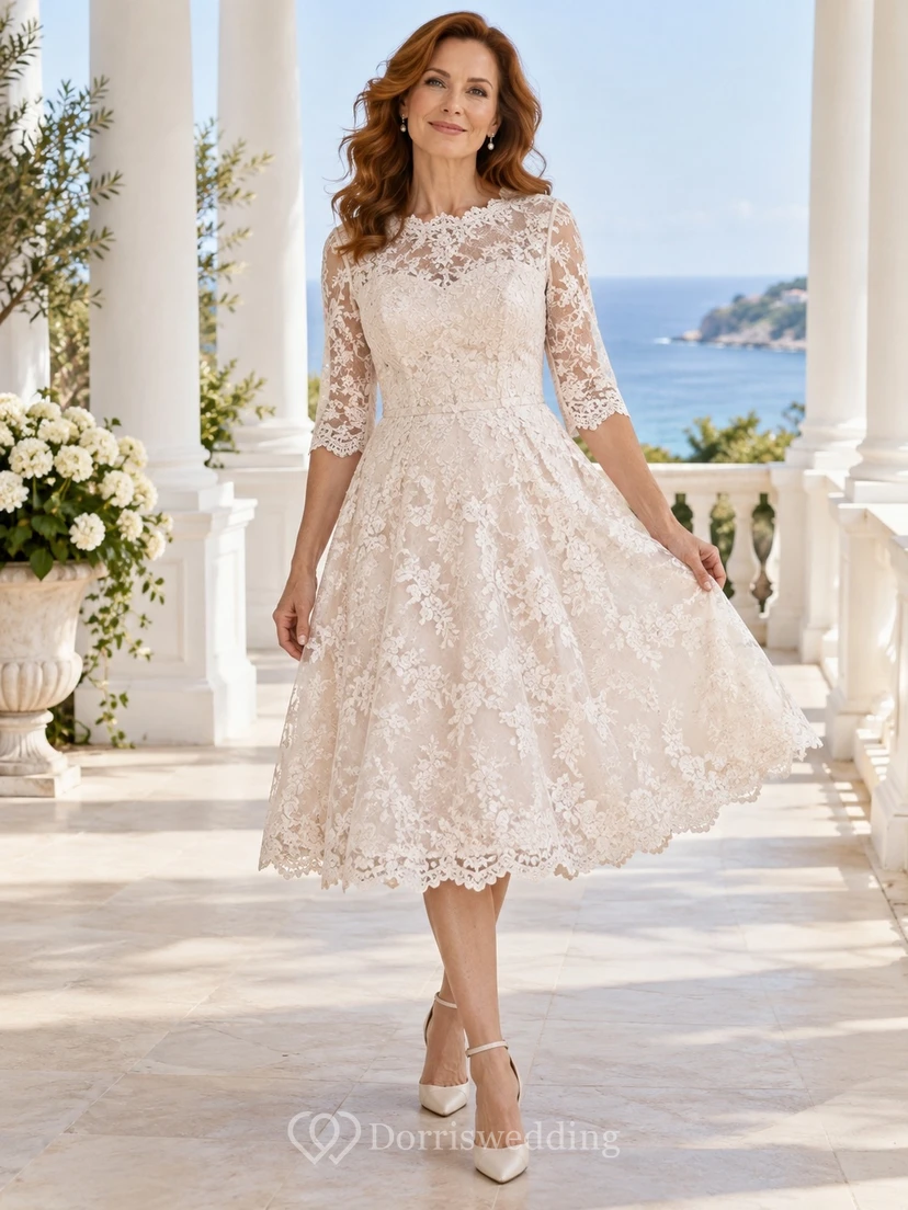 Vestido de novia modesto de corte A con encaje y mangas tres cuartos, ideal para novias mayores.