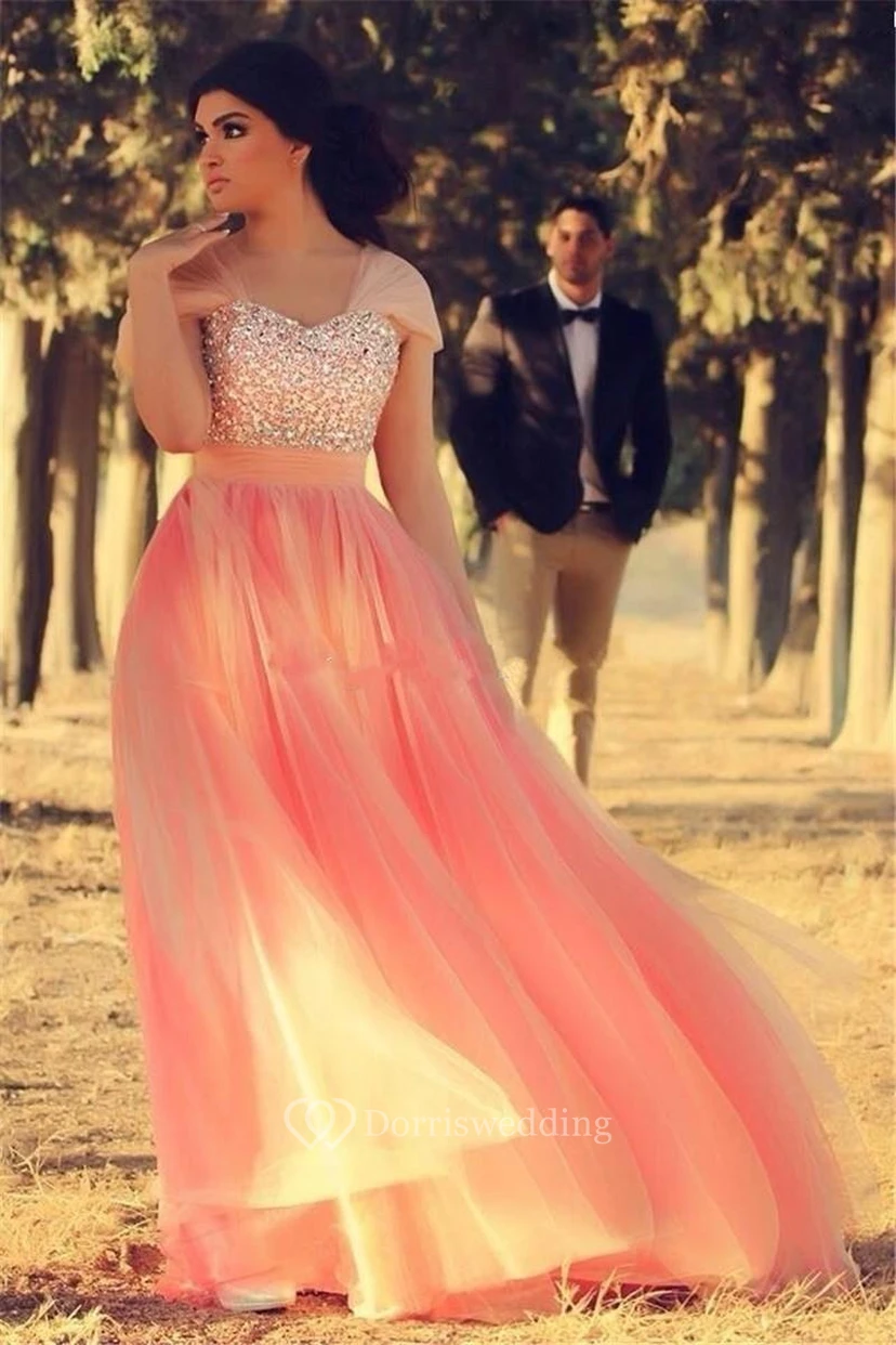 Robe de soirée romantique en tulle rose à manches courtes et cristaux, longueur au sol