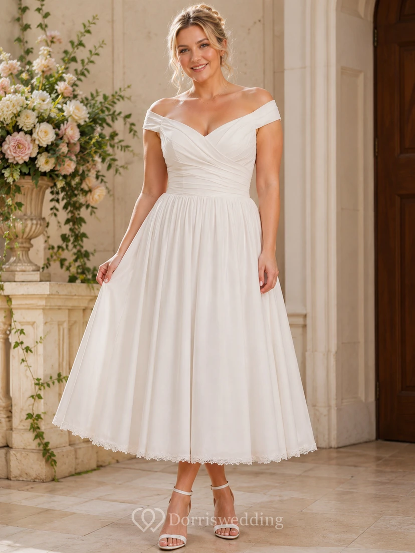 Robe de mariée en satin mi-longue, sans manches, à col en V et boutons dans le dos view 4