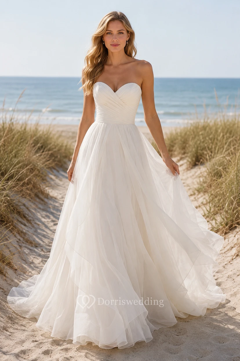 Trägerloses A-Linien-Brautkleid aus Tüll für den Strand