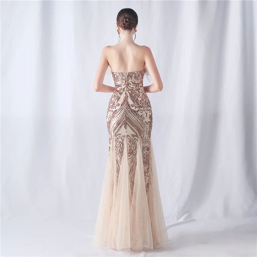 Vestido de noche de malla con lentejuelas y top palabra de honor con estampado de plumas de avestruz y flores para bodas y reuniones. view 2