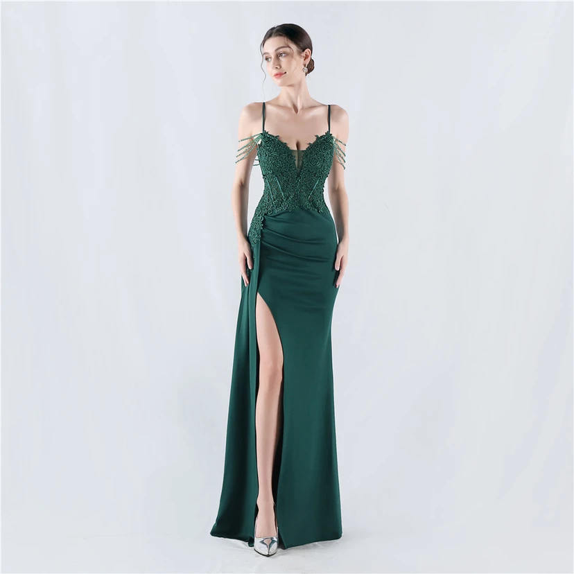 Schweres, mit Diamanten und Blumen besetztes, tailliertes Abendkleid aus Satin mit Fischgrätmuster und Perlenbesatz für Jahrestreffen und Hochzeiten video preview