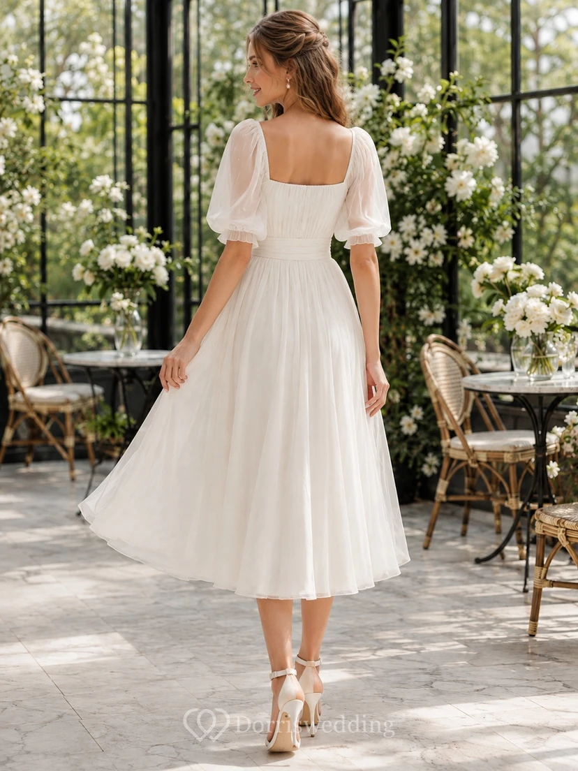 Schlichtes, wadenlanges Brautkleid aus Satin mit eckigem Ausschnitt und elegantem A-Linien-Schnitt view 2